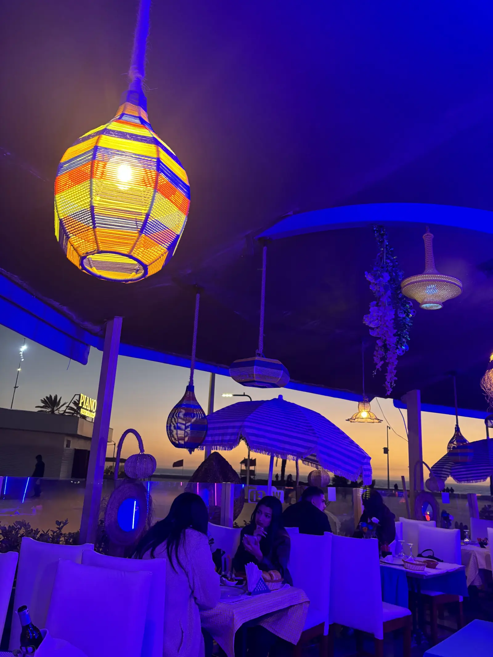 Terrasse Plage Bleue au soleil couchant Agadir